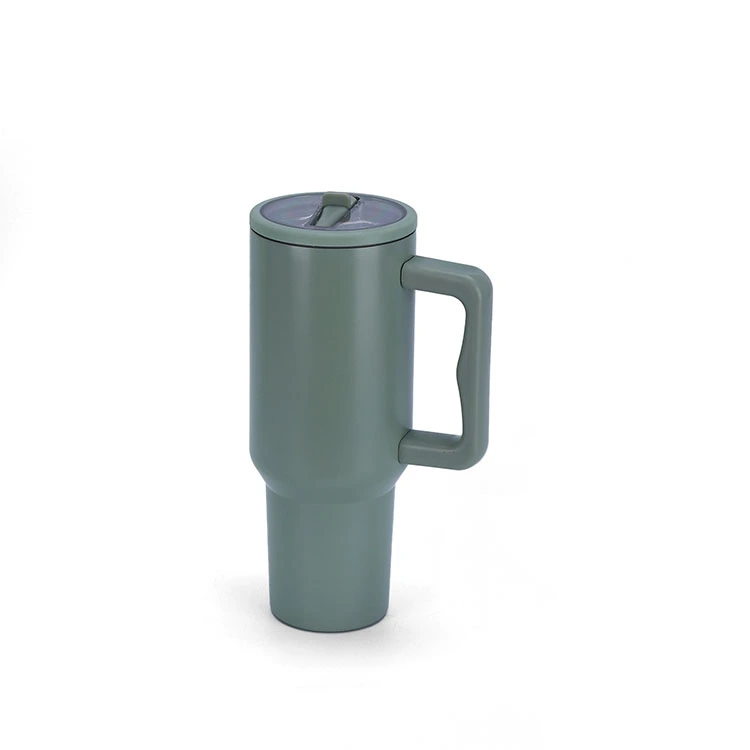 40 botol cai sareng jarami