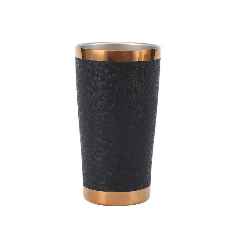 És ingetan Tumbler kalawan jarami