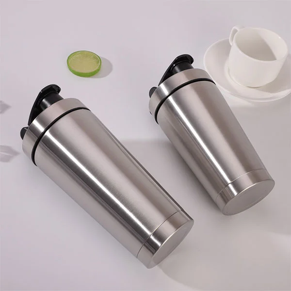 Shaker tumbler